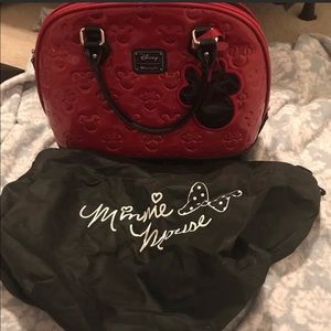 Longefly Minnie Mouse purse comes with dust bag